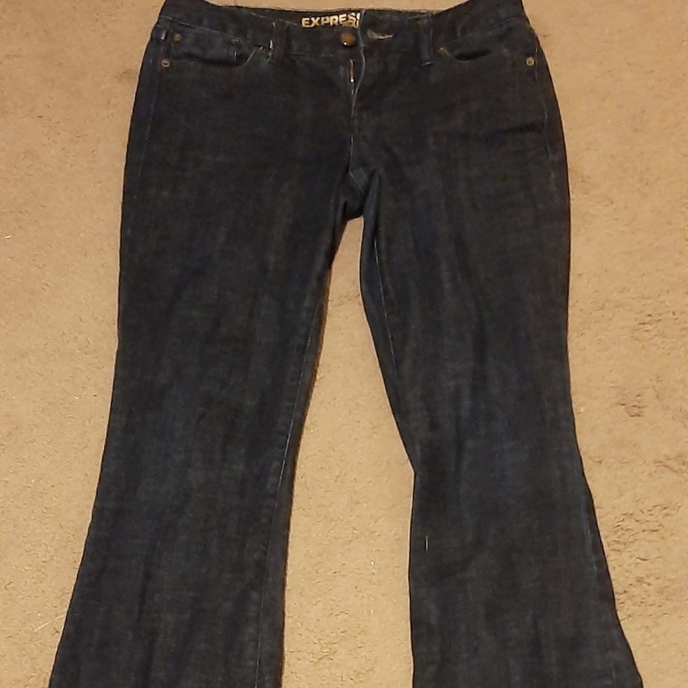EXPRESS Size 18